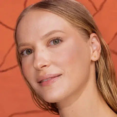 Huda Beauty Glowish Luminous Powder Foundation